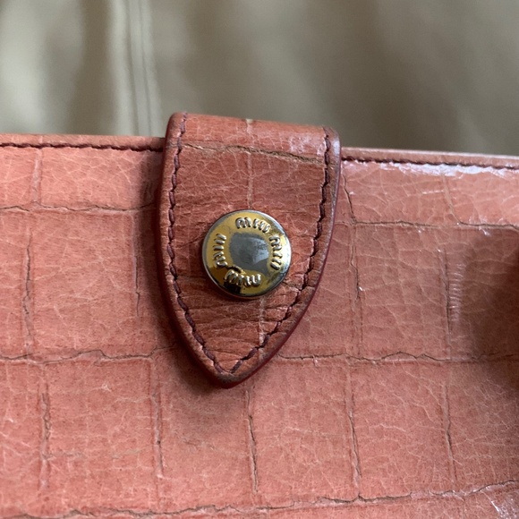 Miu Miu Croc Embossed Leather Twisted Lock Wallet - Picture 16 of 16